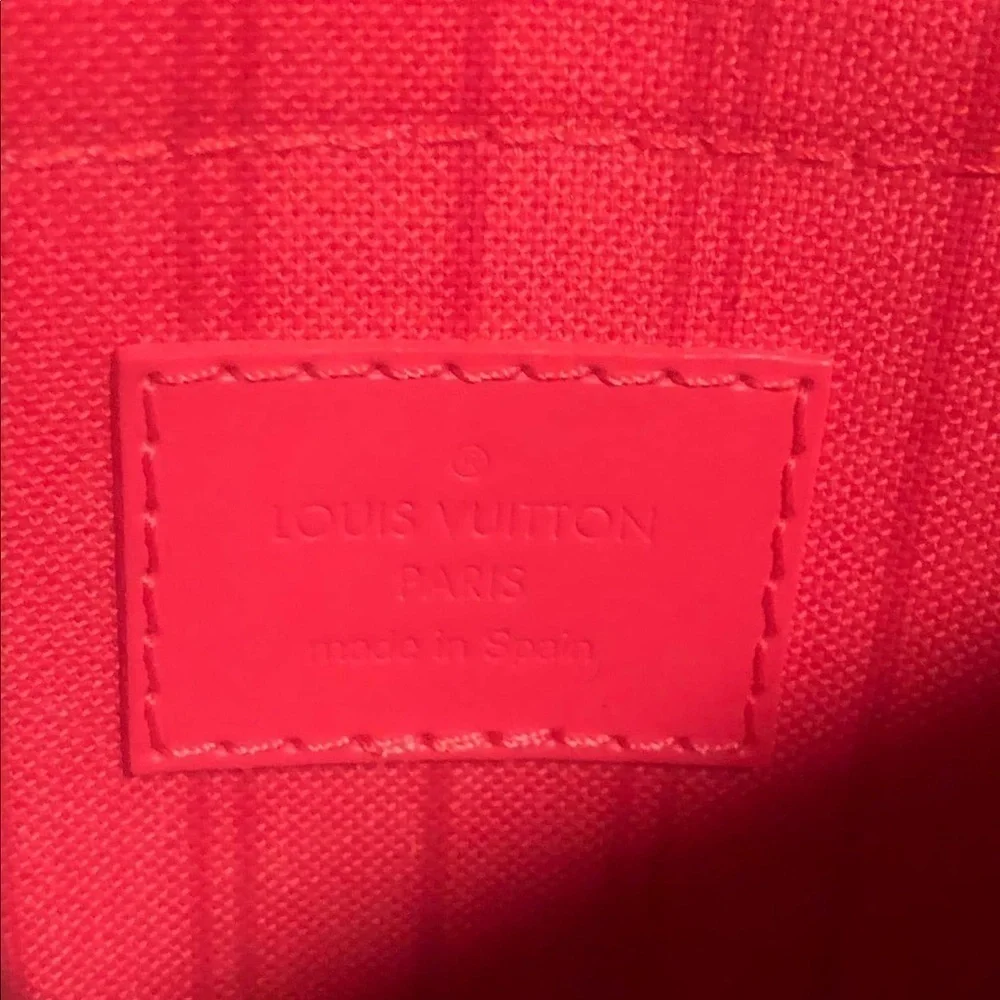 Limited Edition Totom Neo Neverall and pouch. - Picture 2 of 12